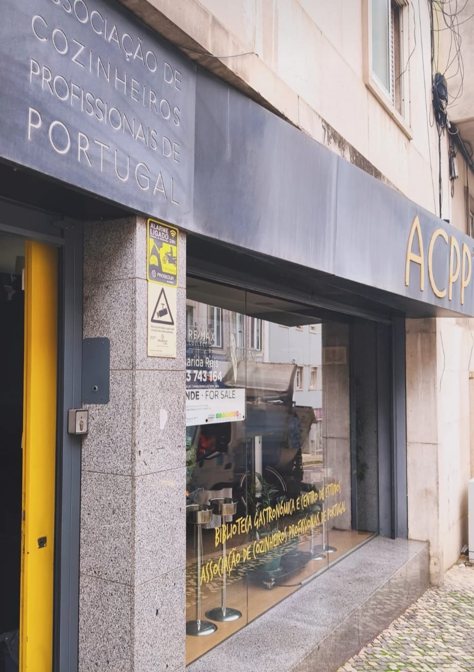 Entre Páginas Antigas e Fornos Vivos: Uma Viagem à Memória do Pão Português